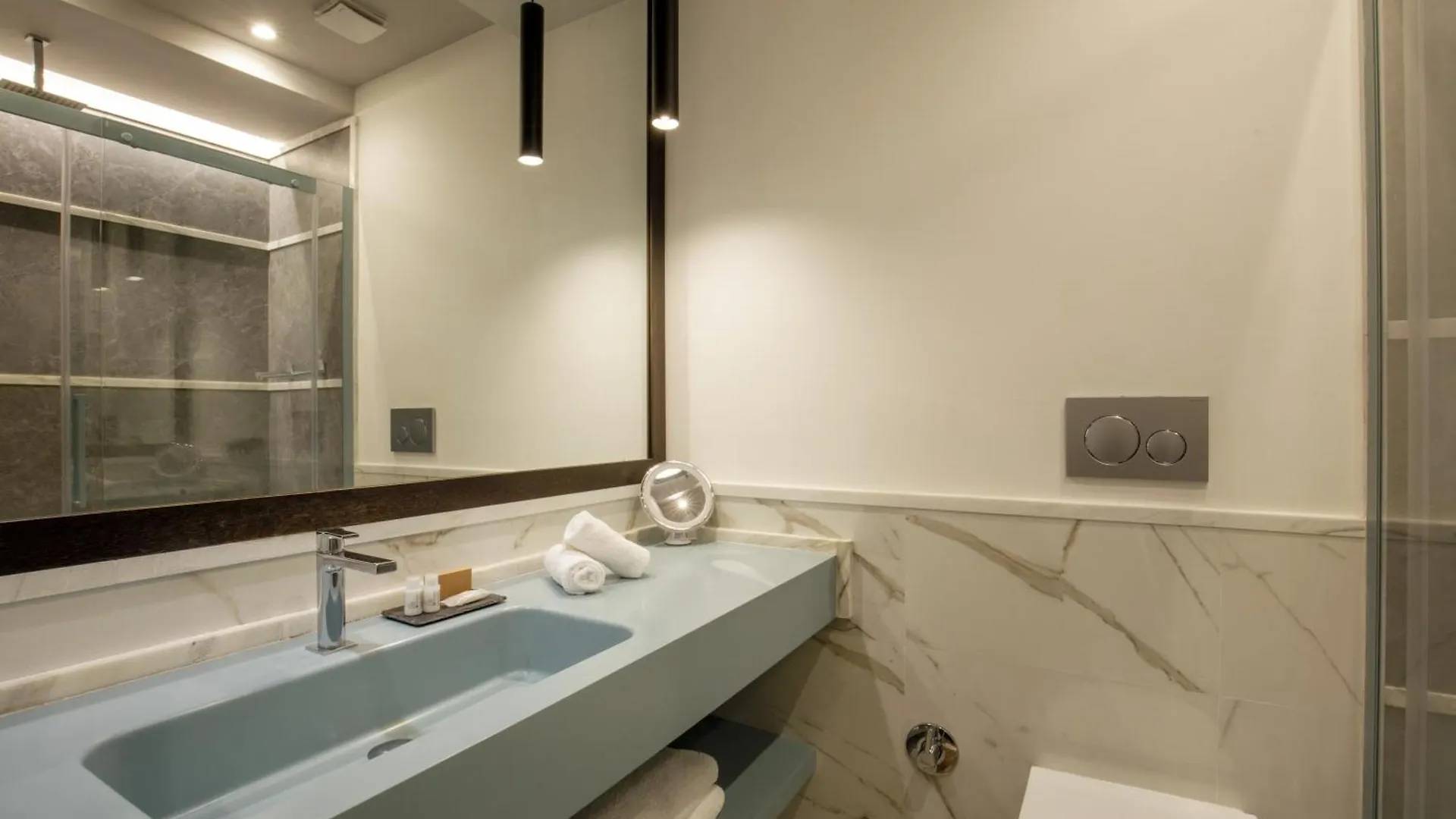 Konukevi Flaneur Suites Corso Roma